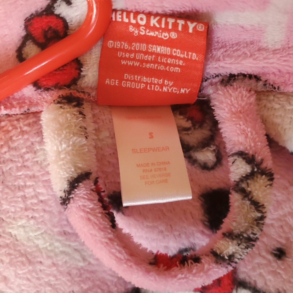 Sanrio Pink Hello Kitty Robe - Picture 6 of 8